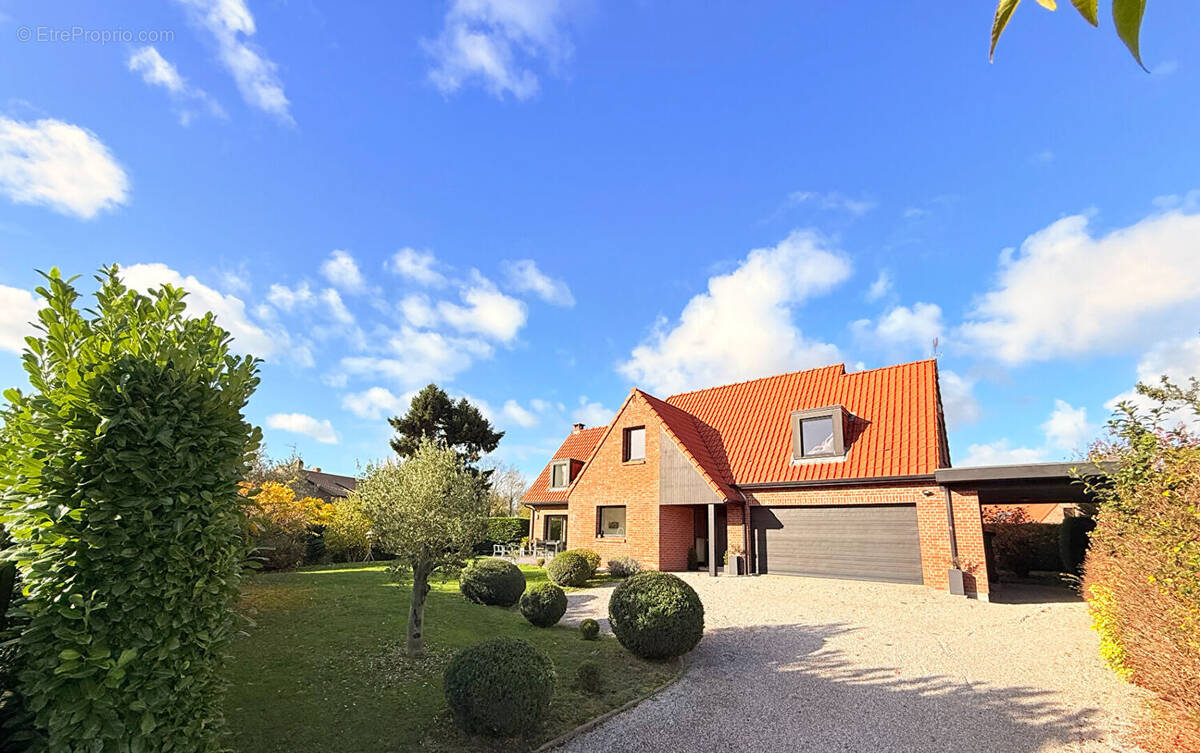 Maison à LE MAISNIL