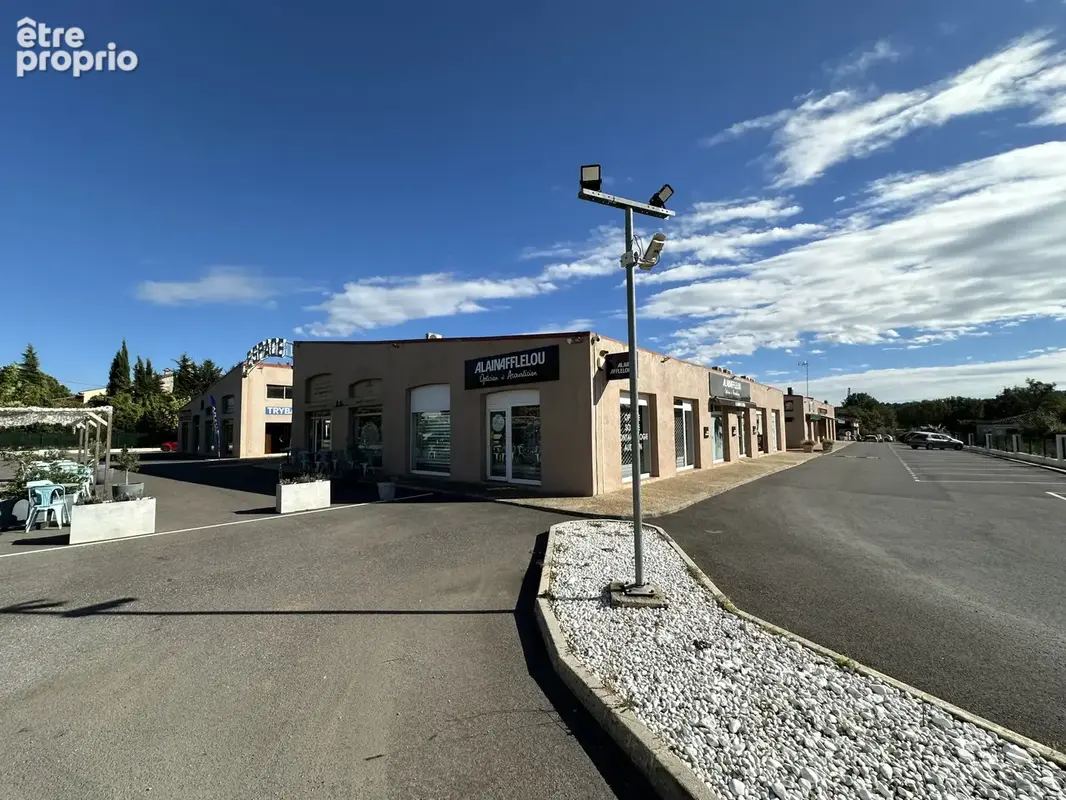Centre commercial 1436 m2 à Montauroux - photo 2