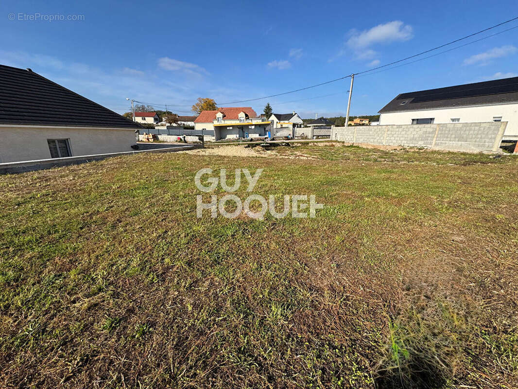 Terrain à MONTCHANIN