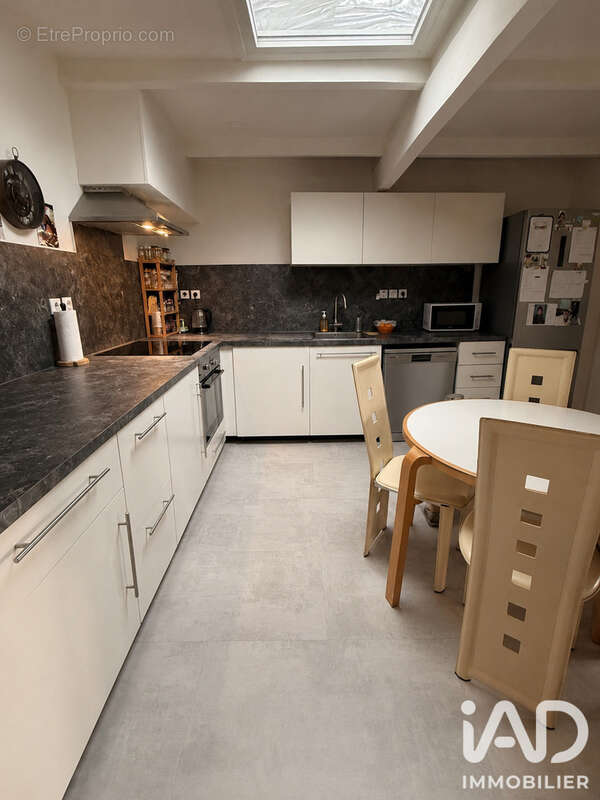 Maison 90 m² à Sainte-Anastasie-Sur-Issole  - photo 4