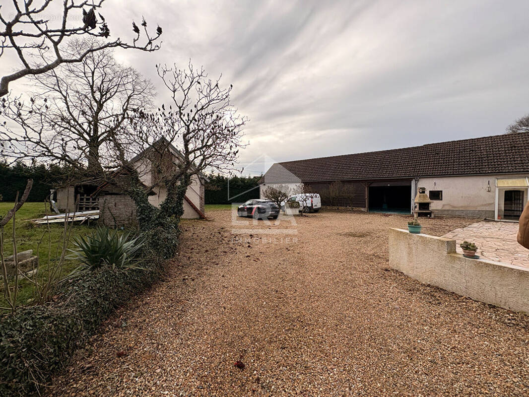 Maison à VILLAINES-SOUS-LUCE