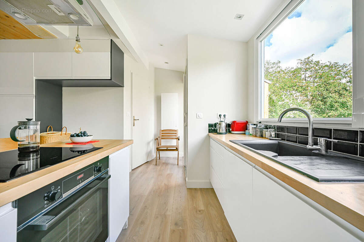 Appartement à PARIS-14E