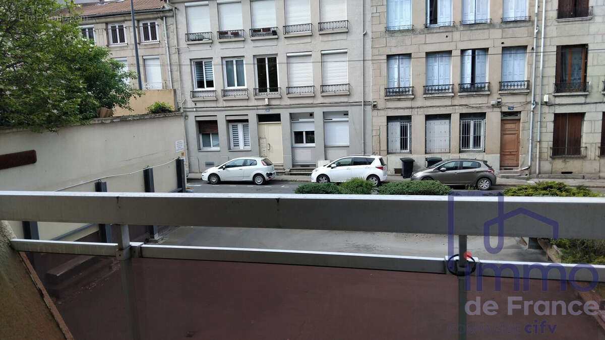 Appartement à SAINT-ETIENNE