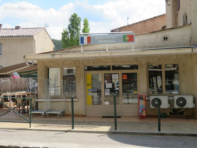 Commerce à ROUMOULES