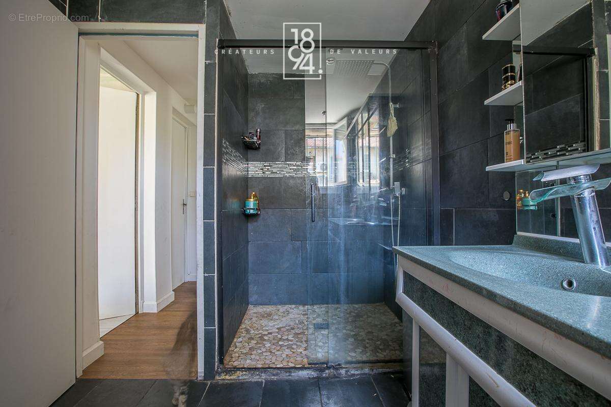 Appartement t3 terrasse jardin garage - photo 12