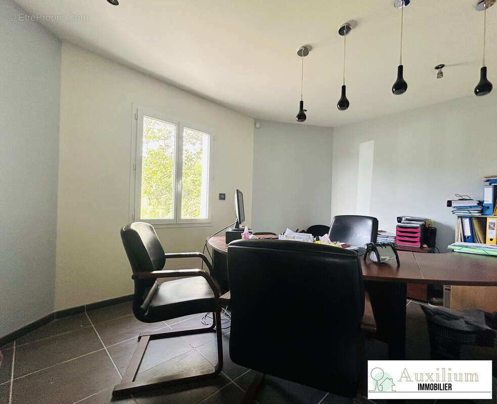 Commerce à SAINT-ANDRE-DE-CUBZAC