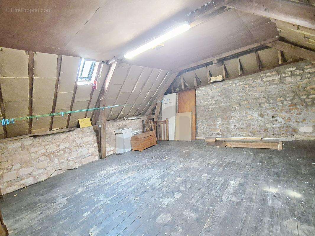 Maison à BEAUREGARD-DE-TERRASSON