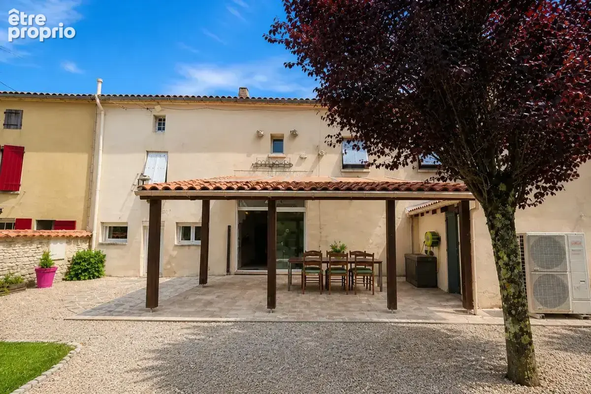 Maison à MORNAC
