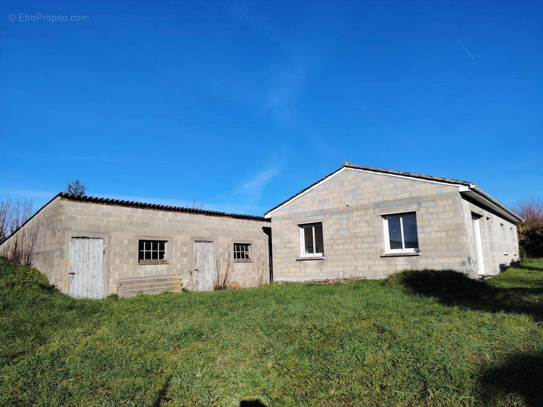 Maison à FOUSSIGNAC