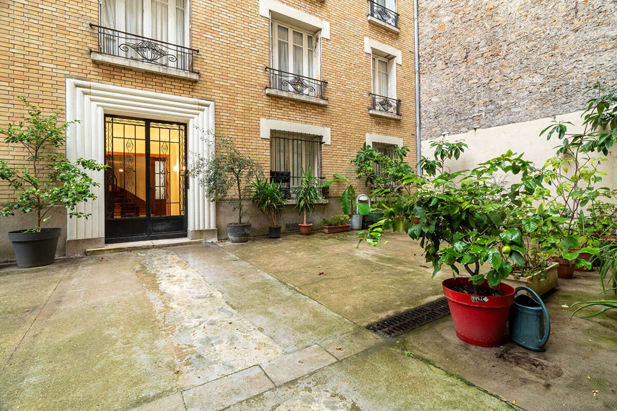 Appartement à PARIS-17E