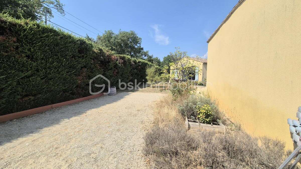 Villa traditionnelle - 2 logements - Parcelle de 3 000 m² - photo 19