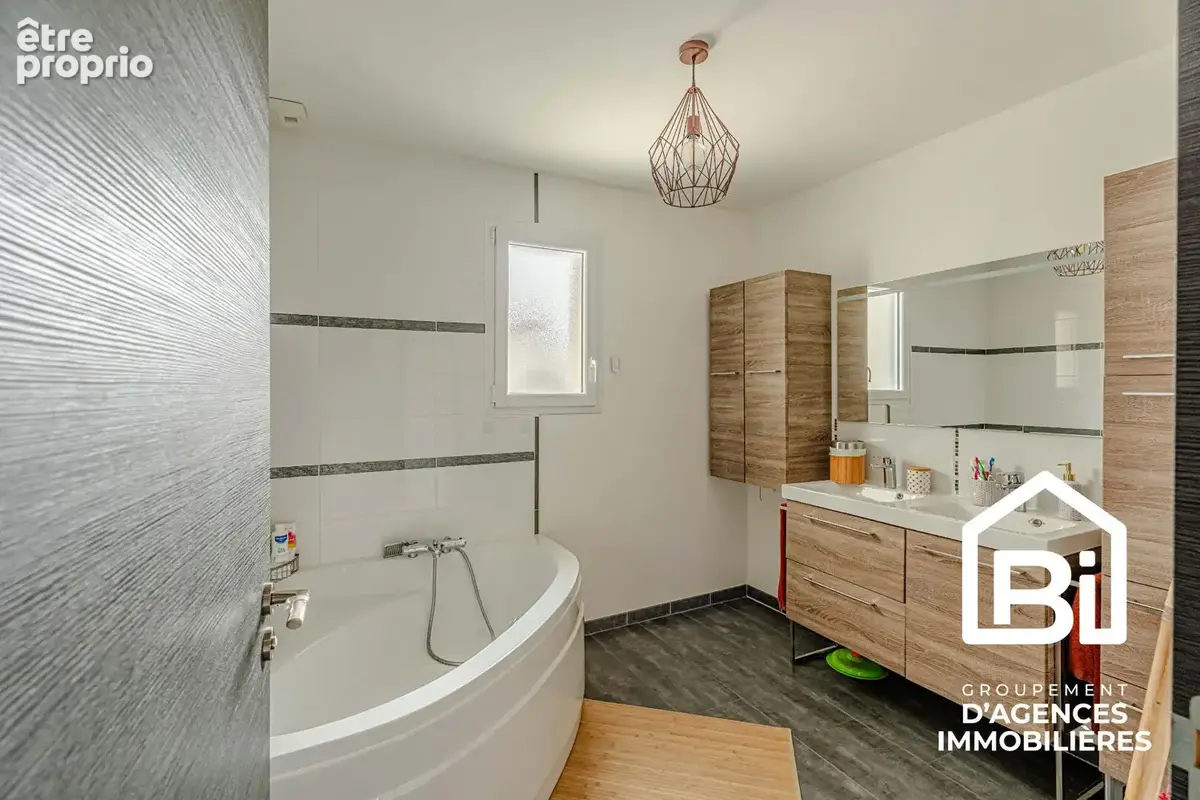 Maison Castine en plaine - photo 10