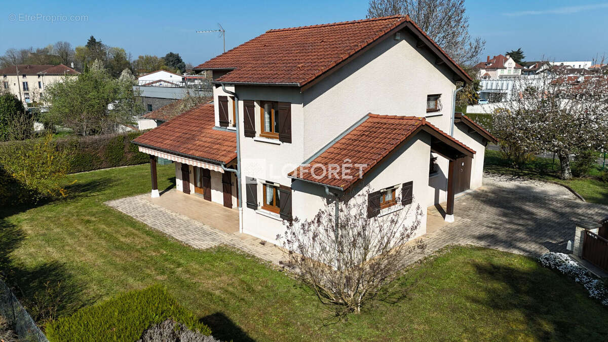 Maison à VILLARS-LES-DOMBES