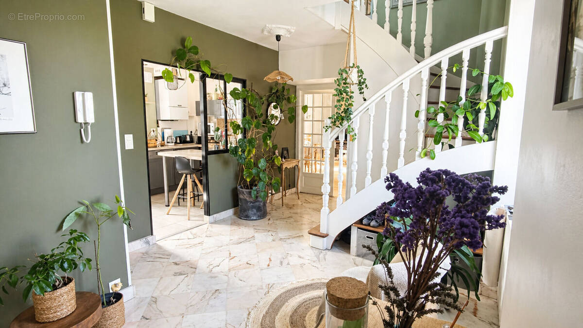 Appartement à SAINT-SEBASTIEN-SUR-LOIRE