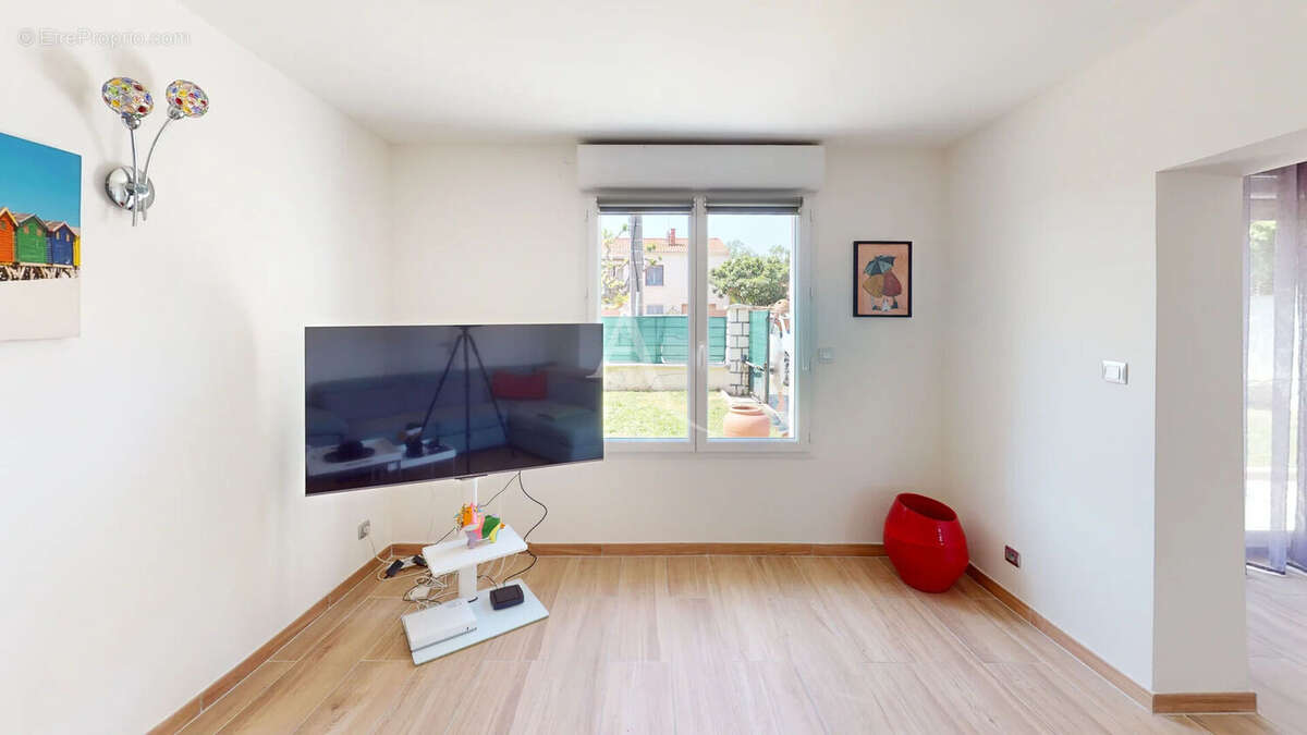 Maison à RODILHAN