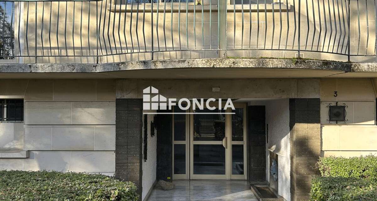 Appartement à LE PLESSIS-ROBINSON