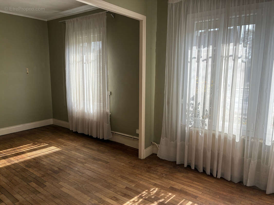 Maison à ROSIERES-EN-SANTERRE