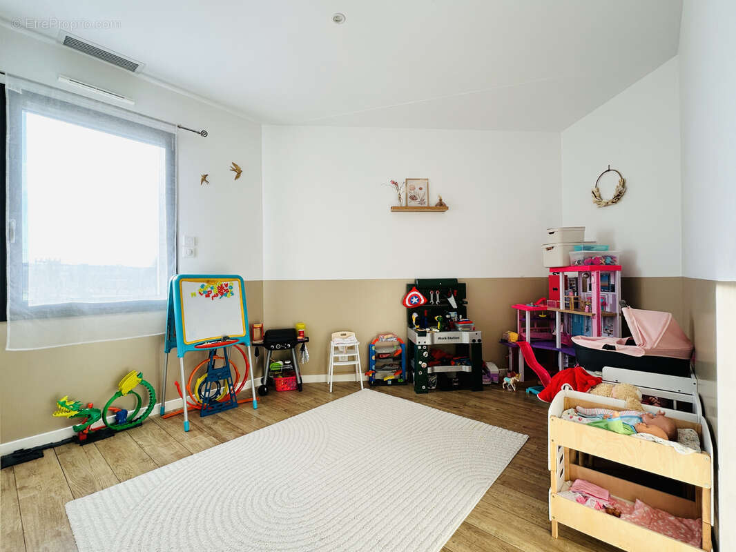 Maison à JARNAC-CHAMPAGNE