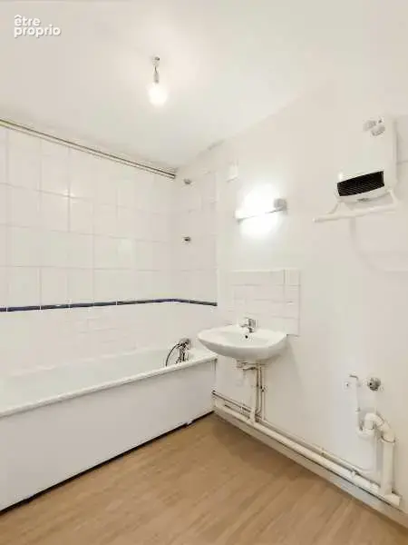 Appartement 83 m² à Mezire  - photo 8