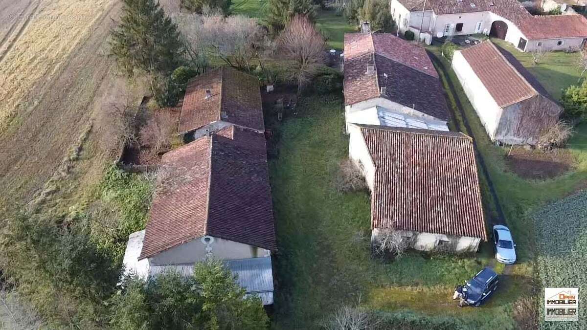 Maison à BROSSAC
