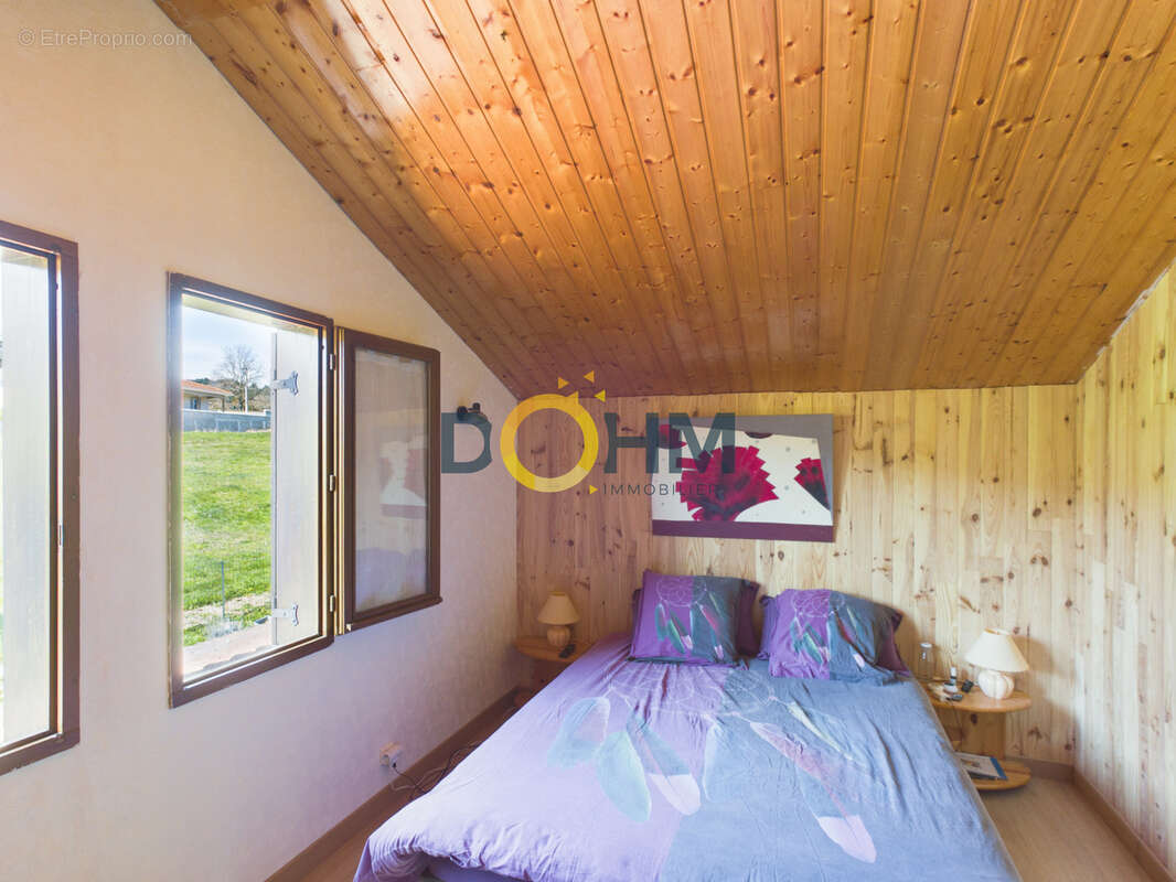 A vendre chalet a saint-ferreol des cotes, 3 chambres, grande piece de vie - photo 11