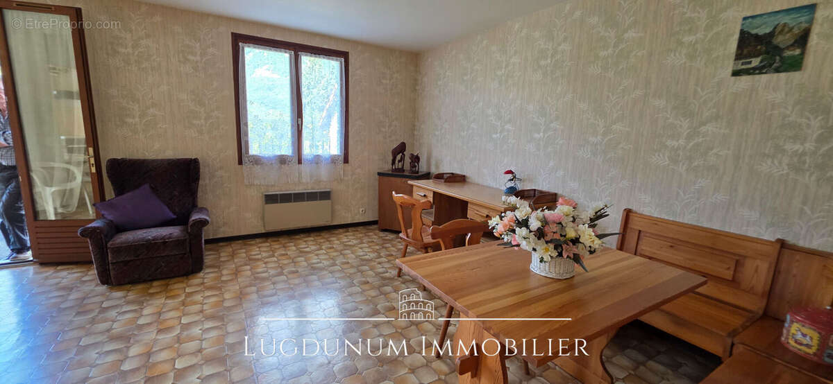 Maison à VIRIEU-LE-GRAND
