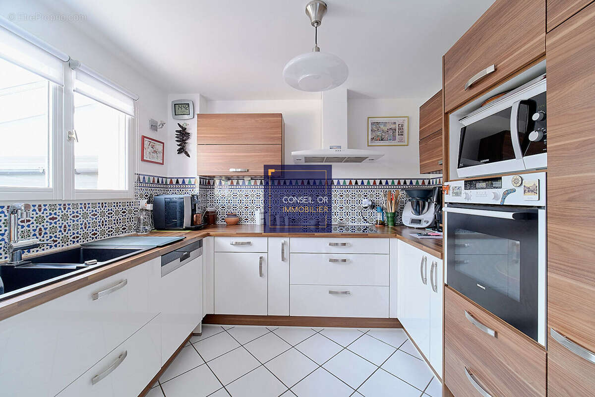 Maison à SAINT-GENIS-LAVAL