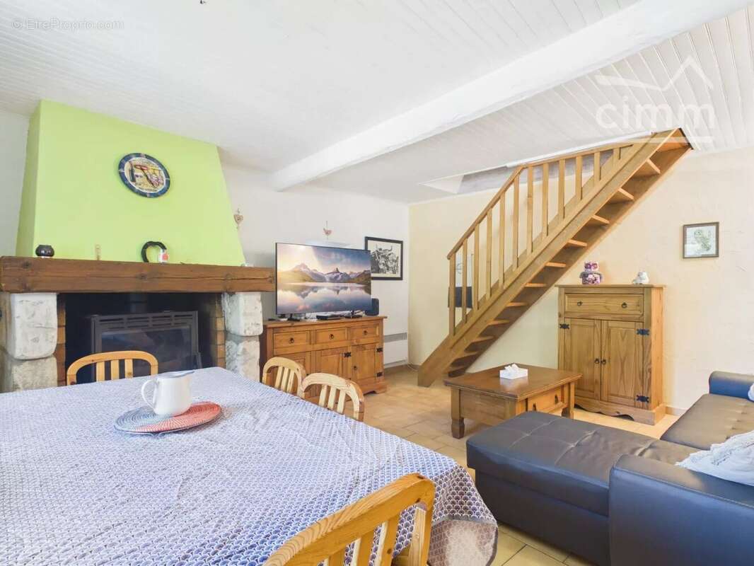 Maison 92 m² à Les Vans  - photo 6