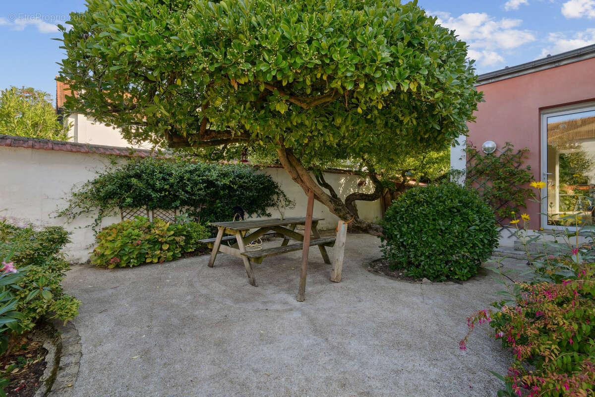 Maison à LE PERREUX-SUR-MARNE