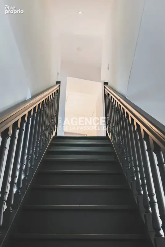 Maison rénovée de 118m2, 4 chambres, jardin et piscine. - photo 20