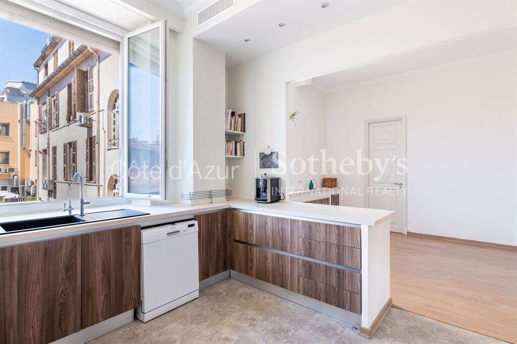 Nice Centre - Appartement 148 m² à rénover - Avenue Jean Médecin - photo 4