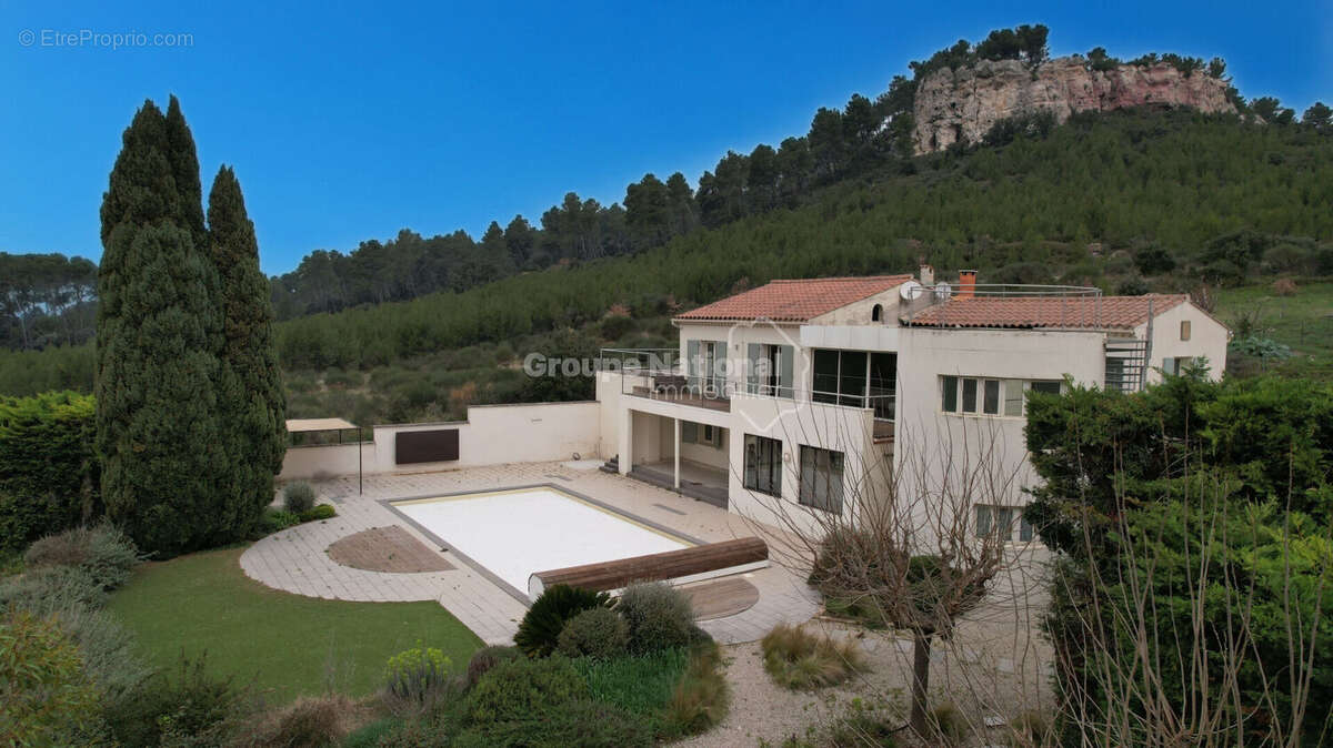 Maison à ORGON