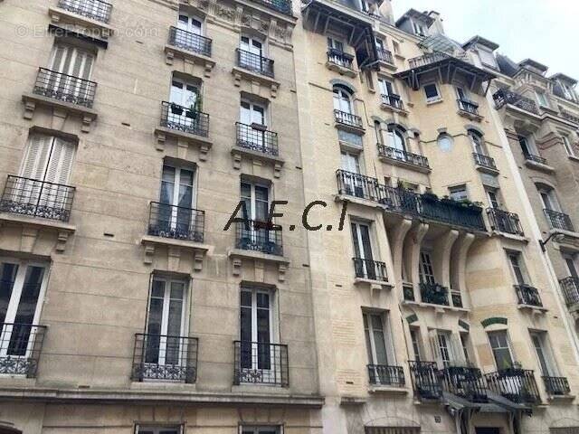 Appartement à PARIS-18E