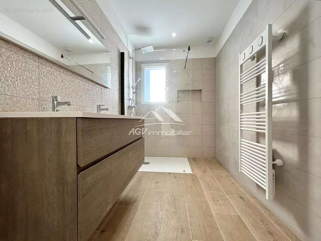 Maison à SAINT-MARTIN-DE-VALGALGUES