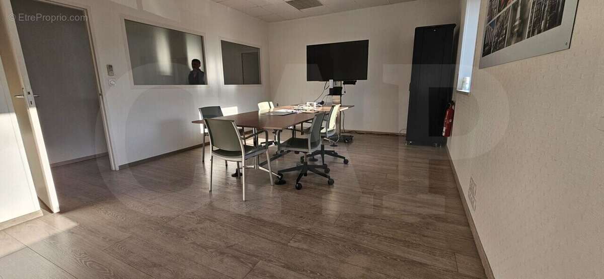 1006 m² à Rennes  - photo 6