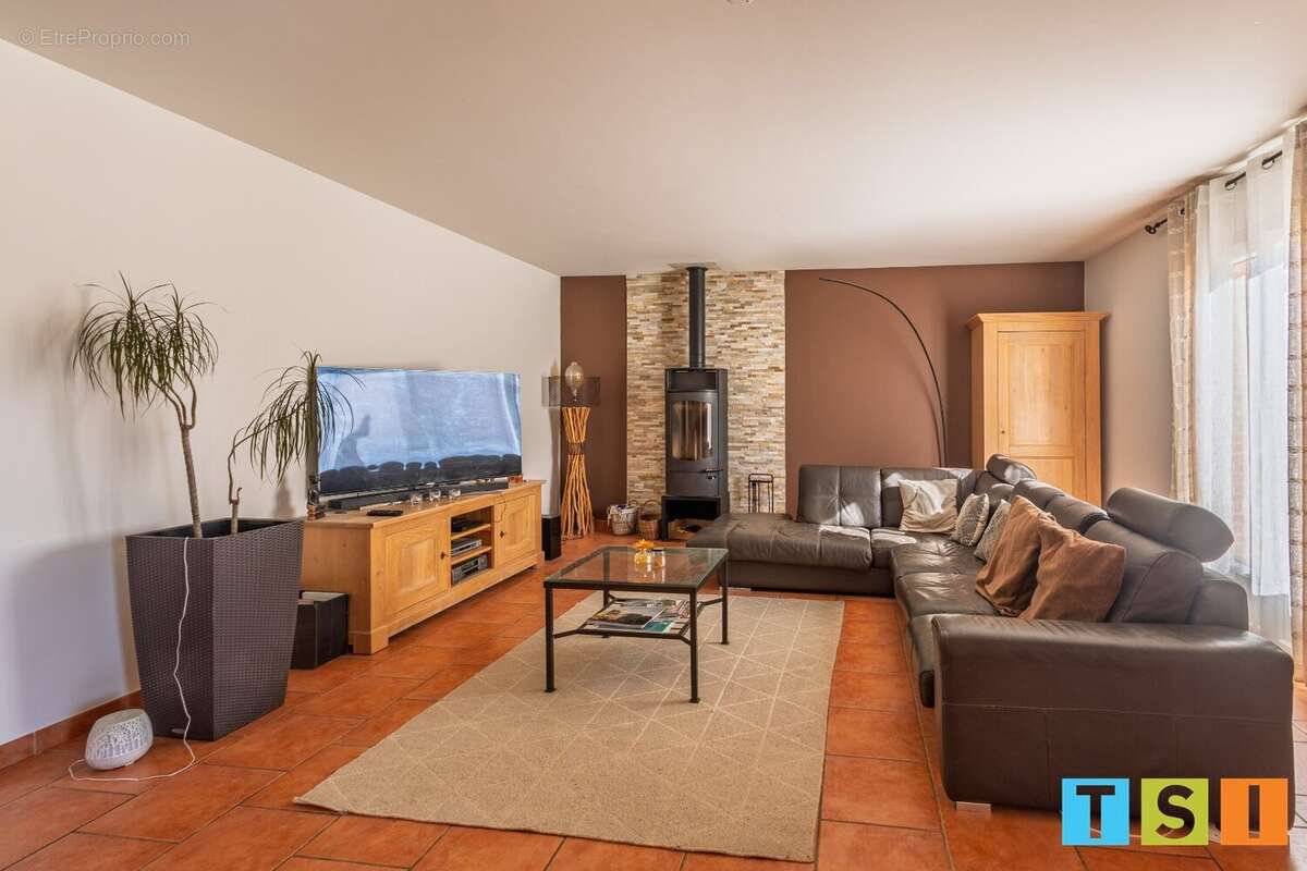 Maison à MONTESQUIEU-VOLVESTRE