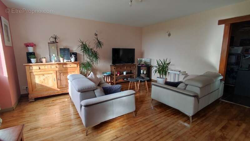 Maison à LA CHAPELLE-THIREUIL