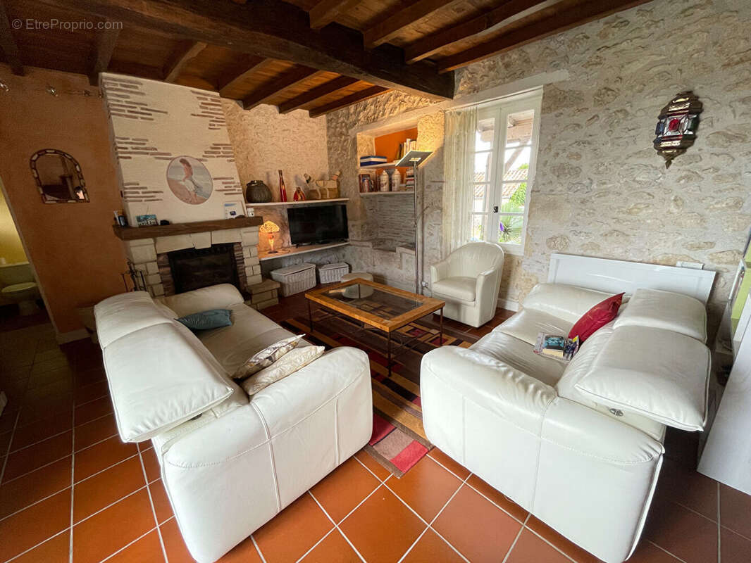 Maison à MASSOULES