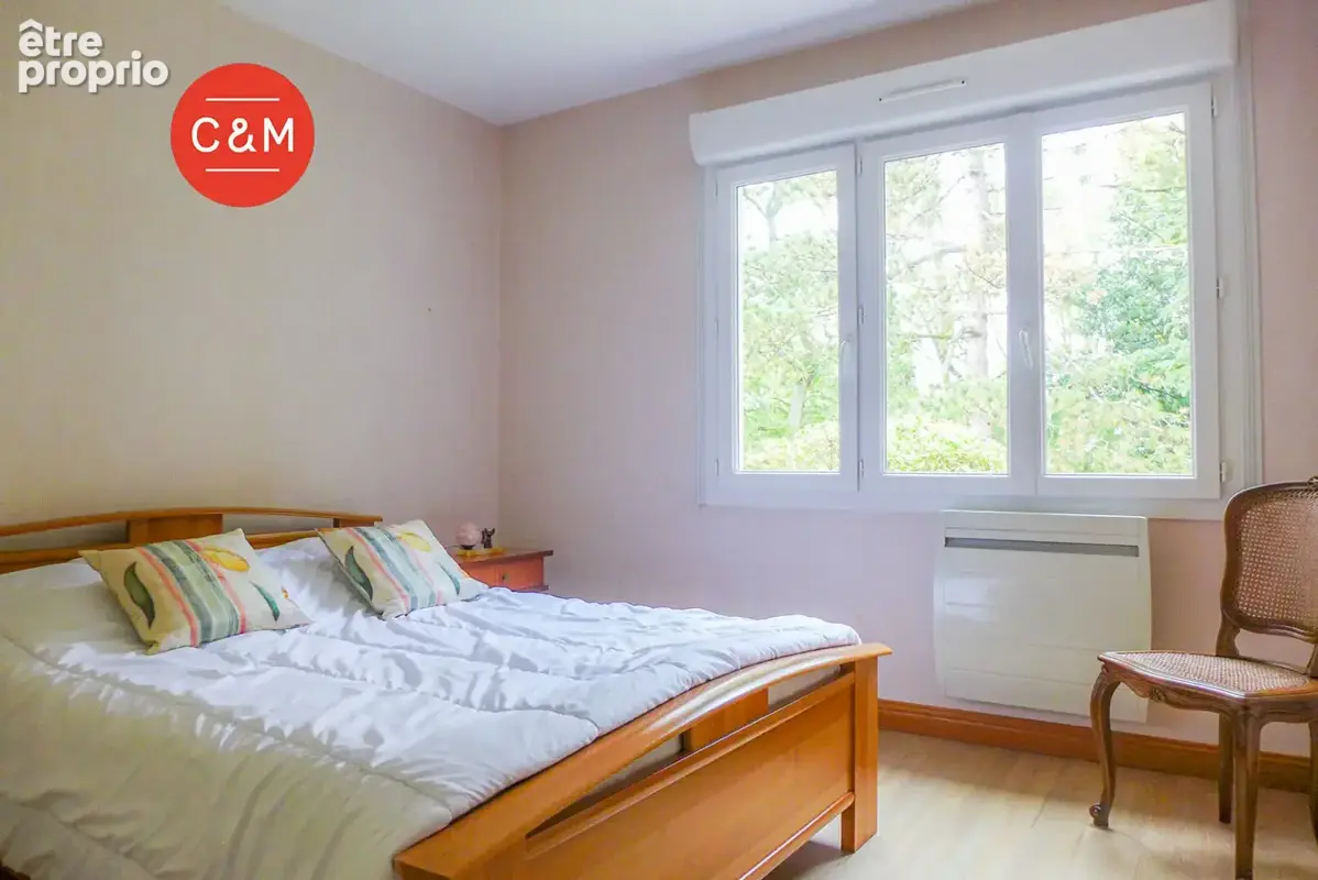 PONT-SAINT-MARTIN - Plain-pied 5 pièces 116 m² - photo 8