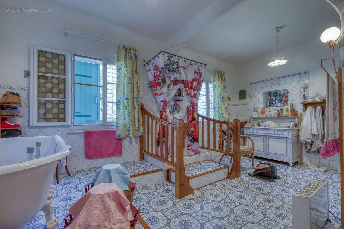 Maison à SAINT-ZACHARIE