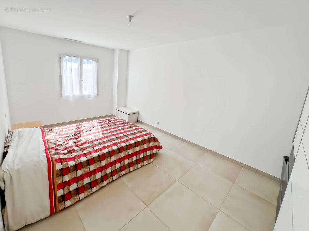 Maison à VINON-SUR-VERDON