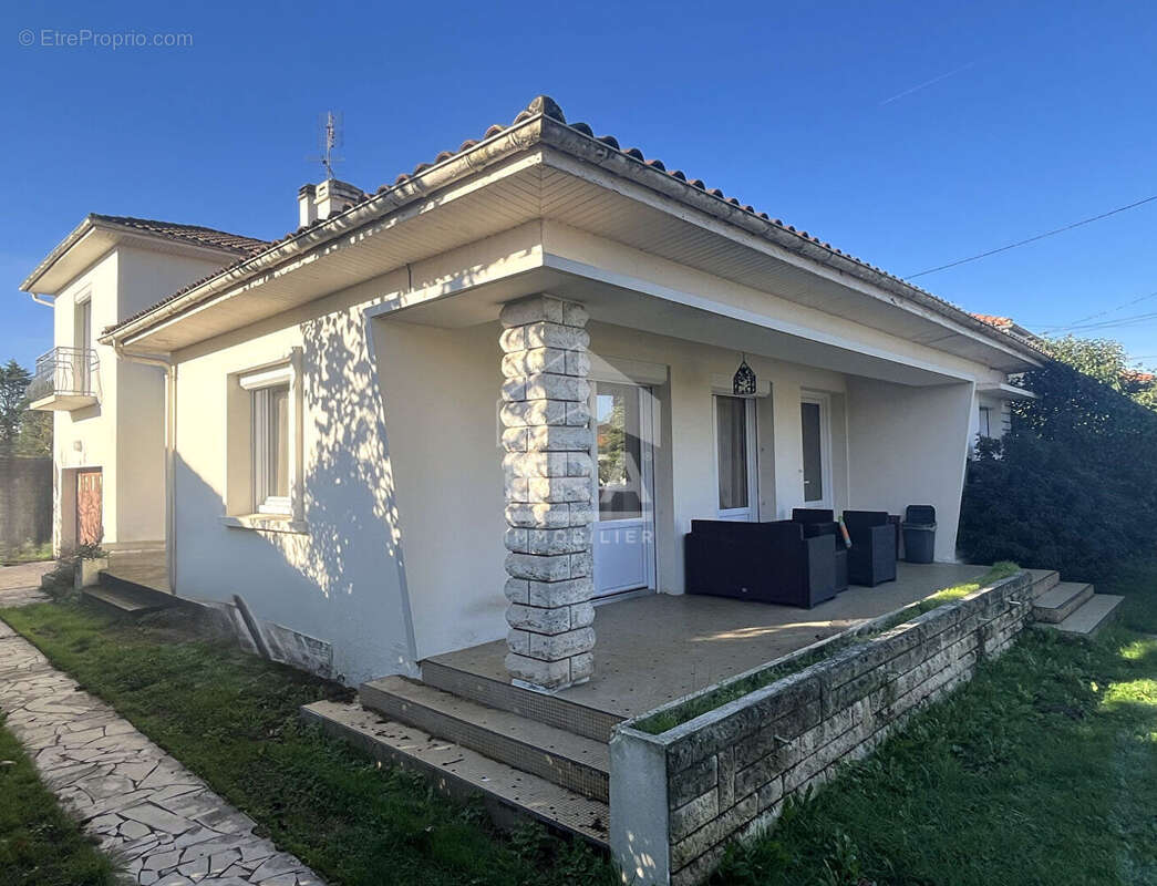 Maison à PINEUILH