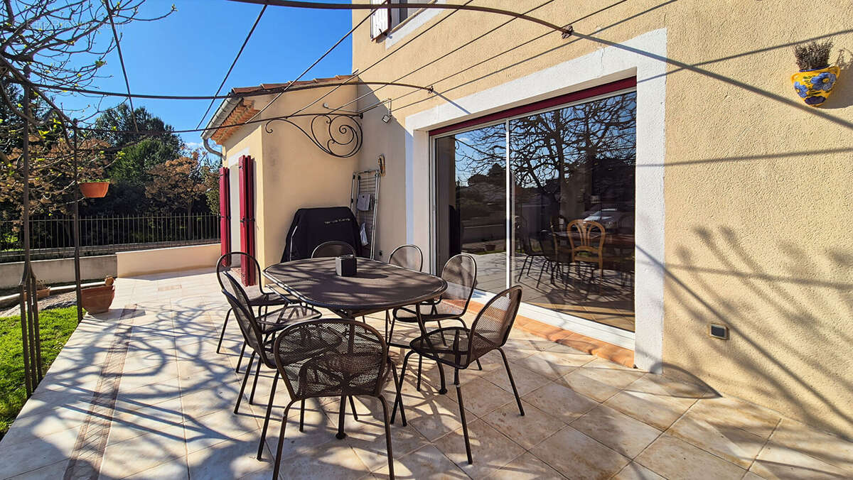 Maison à MORIERES-LES-AVIGNON