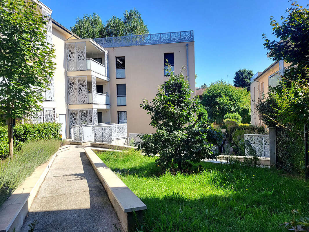 Appartement à NEUVILLE-SUR-SAONE