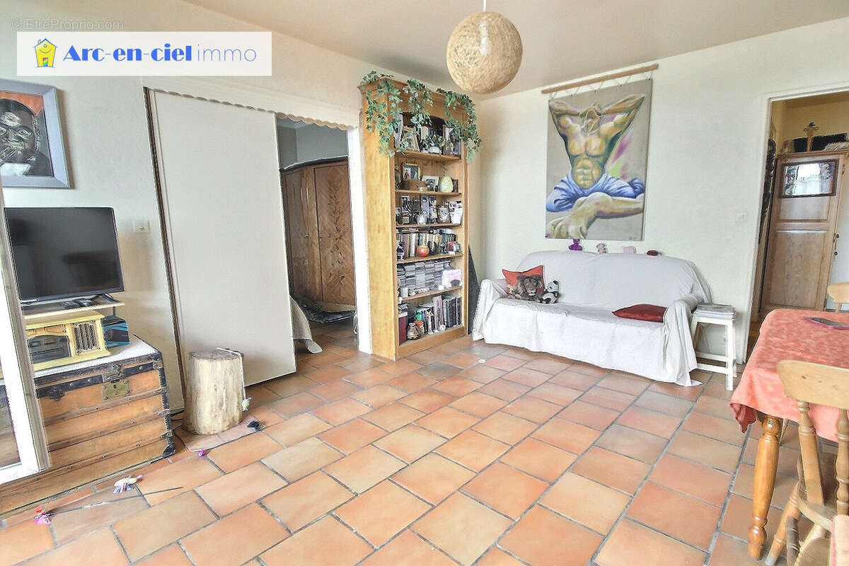 Appartement à AUBERVILLIERS