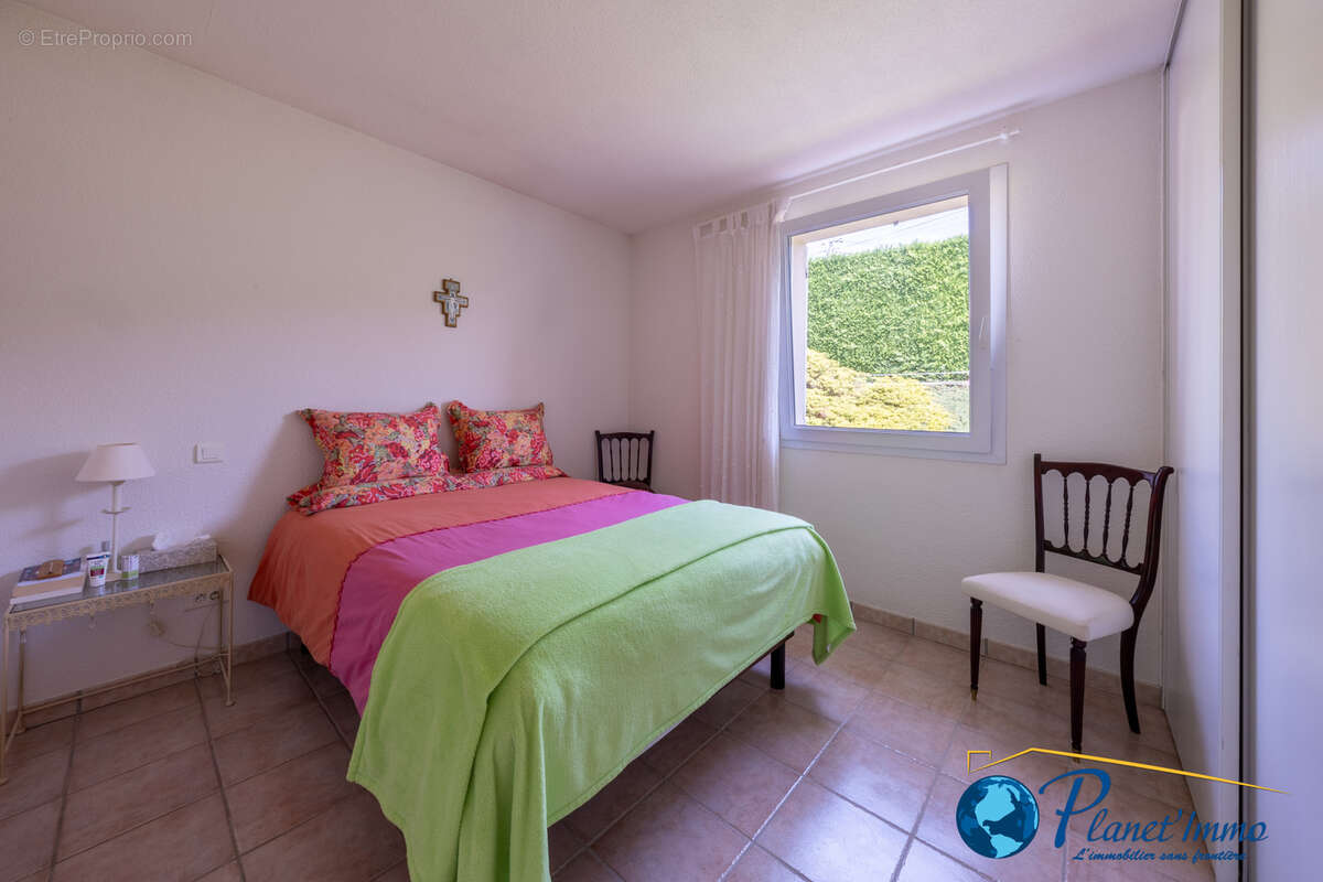 Maison à SAINT-BONNET-LES-OULES