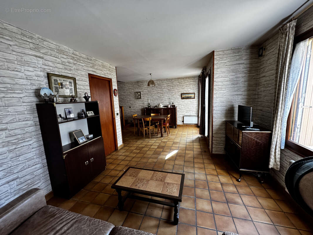Maison à FEUCHEROLLES