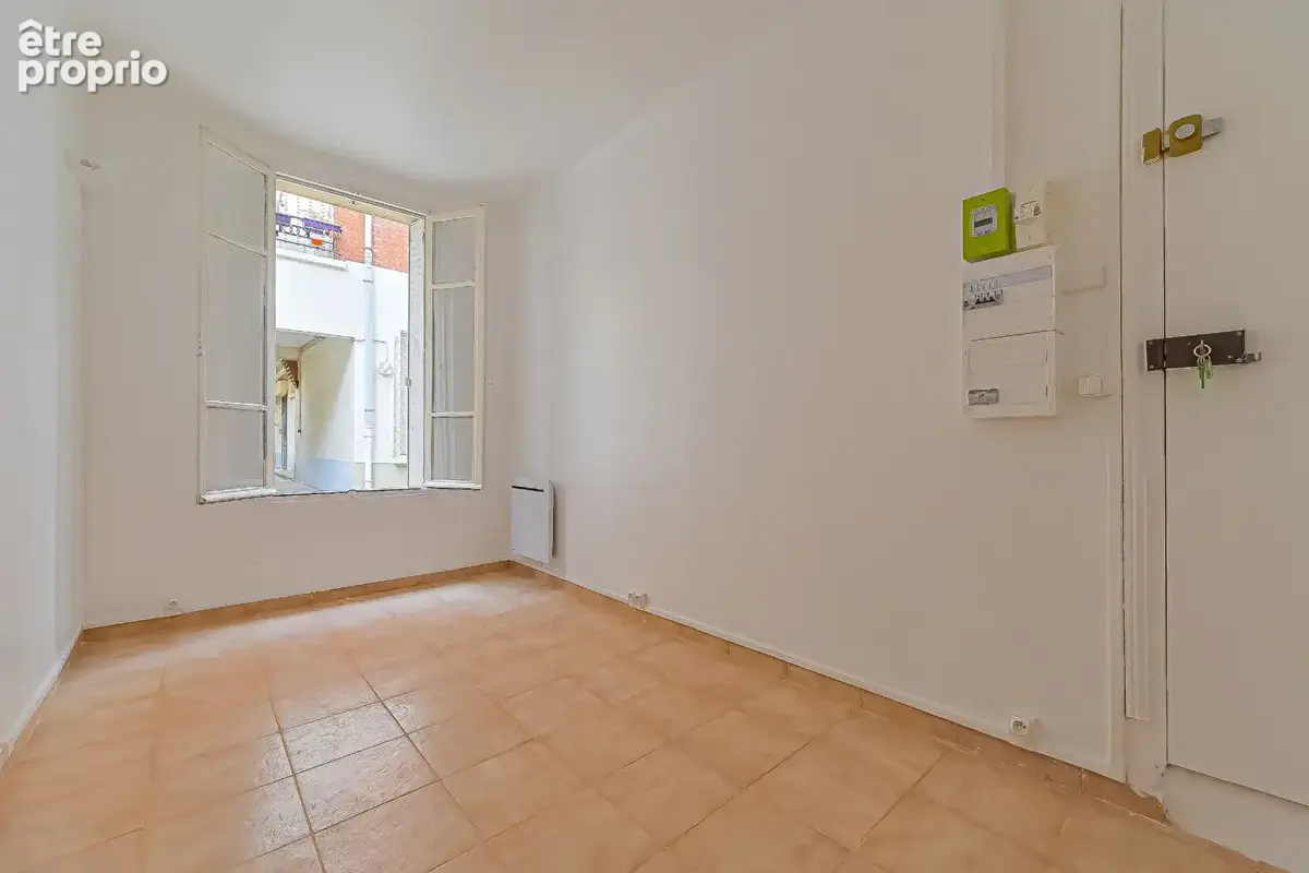 Studio à vendre en rez-de-chaussée à Paris - Réf 5391 - photo 2