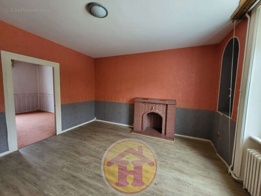 Maison à SAINT-JUNIEN