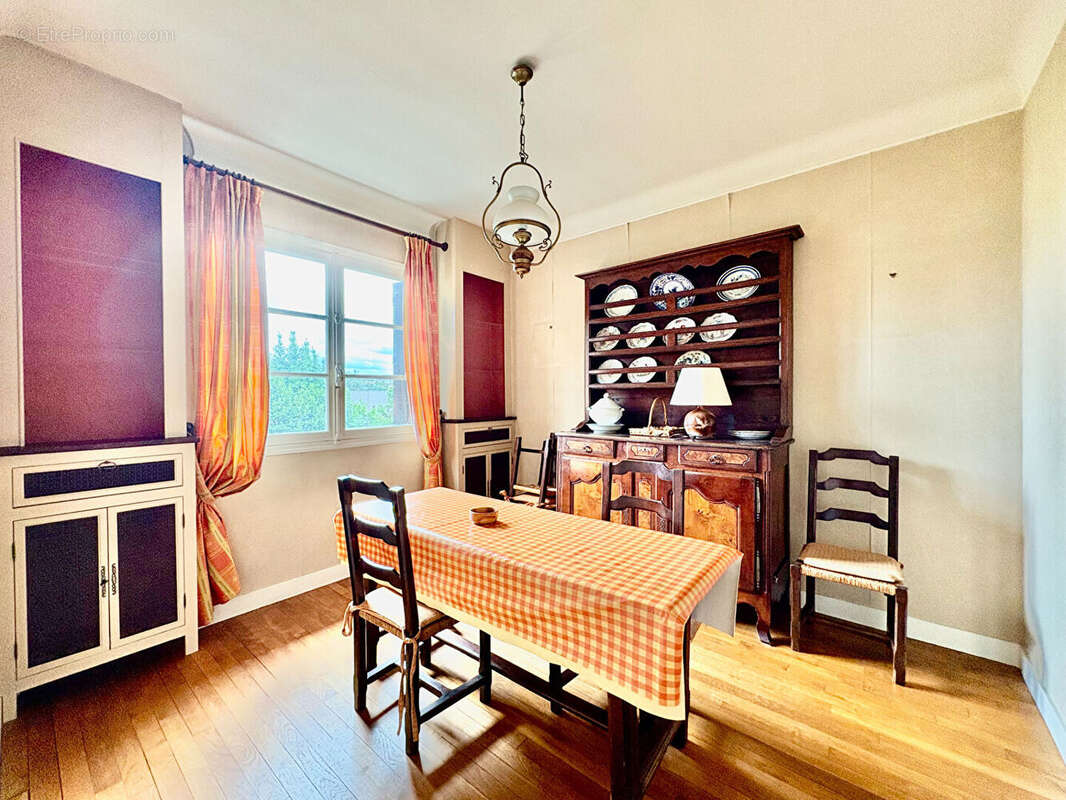 Maison à VERRIERES-LE-BUISSON